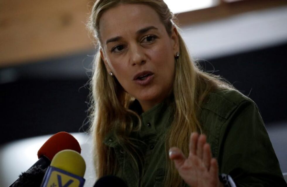 Prohíben salir de Venezuela a la esposa del opositor Leopoldo López