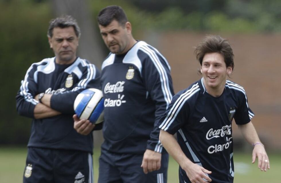 Un ex preparador físico de la Selección criticó con dureza al equipo de Bauza: "Mascherano entrega la planilla del club de amigos"