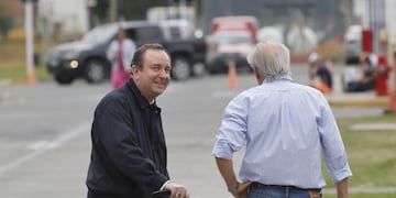 El exobispo Gustavo Zanchetta llega al aeropuerto Martin Miguel de Guemes de Salta, para viajar a la ciudad de Oran y presentarse a la justicia\u002E La Fiscalía de Salta\u002E Foto: EFE/ Jan Touzeau