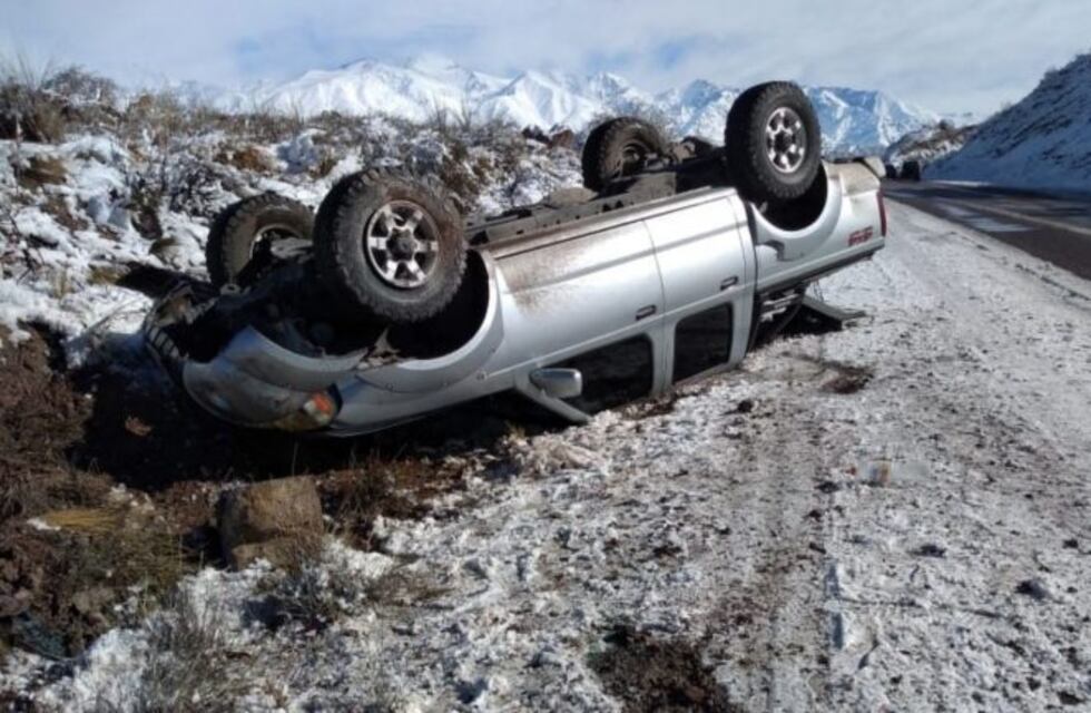 Volcó una camioneta en Alta Montaña