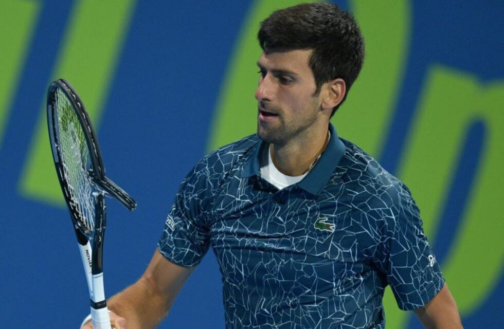 Djokovic sorprendió al explotar de ira y romper una raqueta