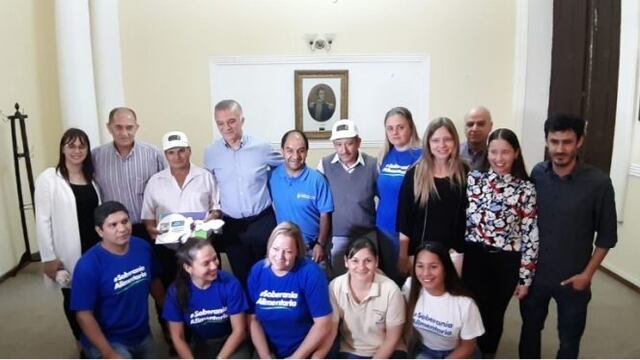 El Gobierno provincial le entregó un colectivo a la municipalidad de El Soberbio\u002E