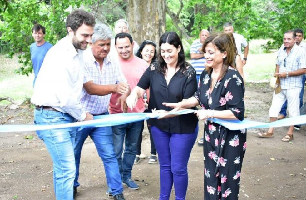 Inauguraron obras de agua y luz en Las Jarillas