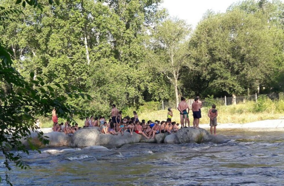 Rescataron a un grupo de chicos que quedaron atrapados en el río Anisacate