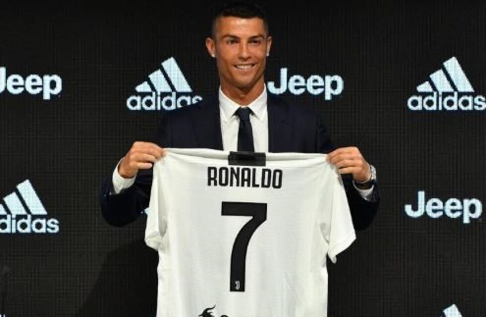 Ya venden papel higiénico con la cara de Cristiano Ronaldo en Nápoles
