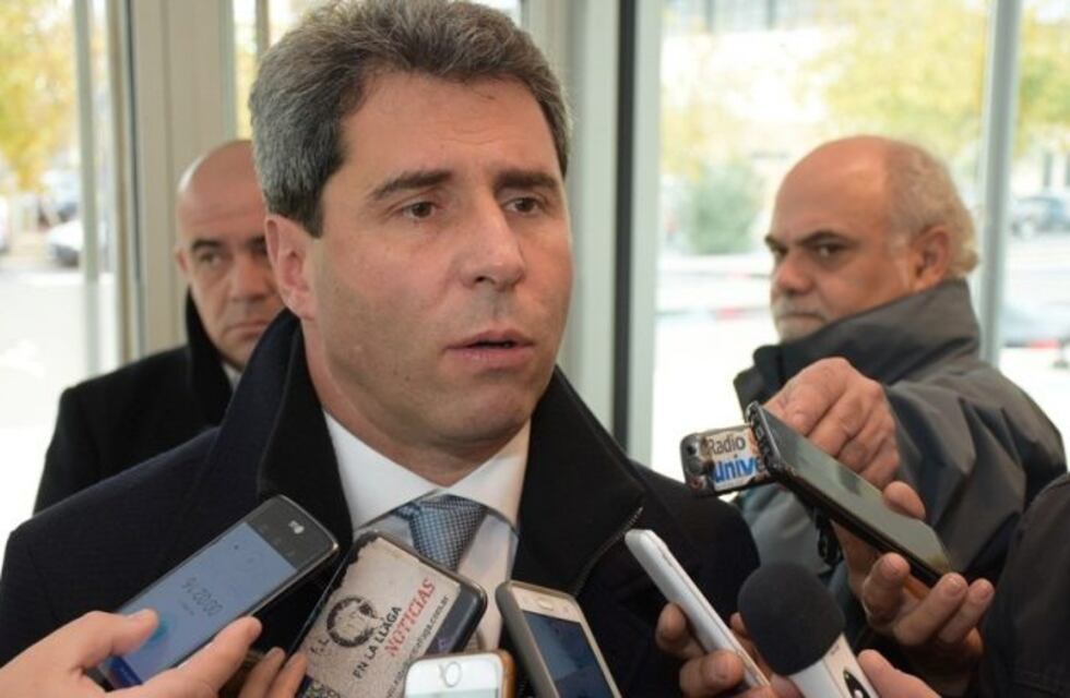 Uñac apoyó el reclamo de los docentes de la UNSJ: "Es cada vez mayor el problema"