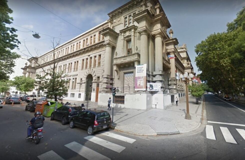 Le cortaron la cara y le volaron un diente a una joven a metros de Gobernación