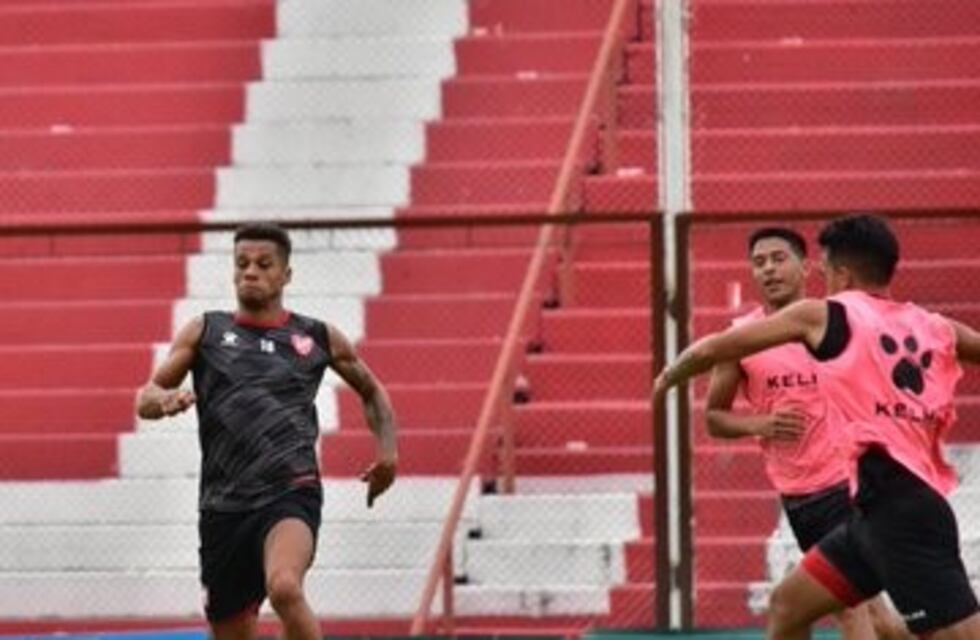 Instituto ensaya variantes por las lesiones de Endrizzi y Nacho Antonio