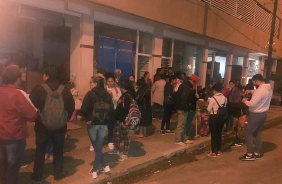 Un grupo de tareferos tomó la sede de Desarrollo Social en Posadas