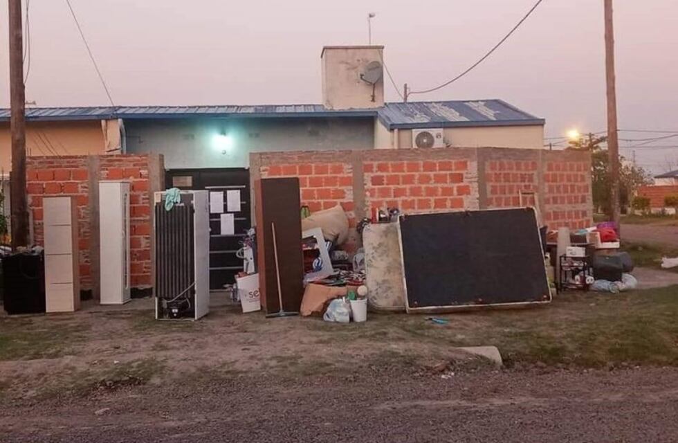 Compró una vivienda del IPV y lo desalojaron con toda familia