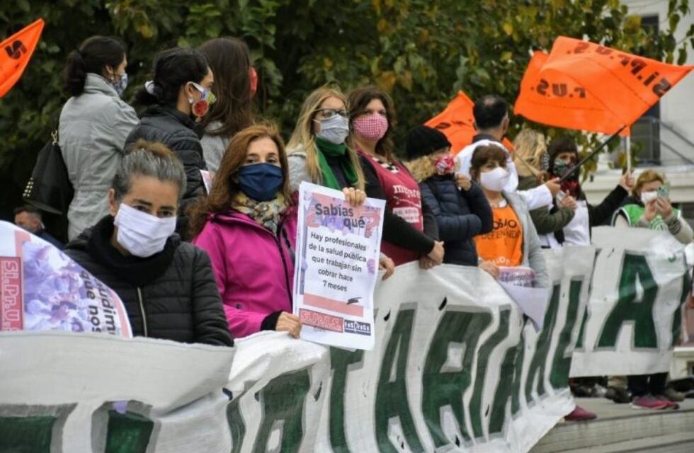 Profesionales de la salud de Santa Fe paran y reclaman deudas de hasta 8 meses