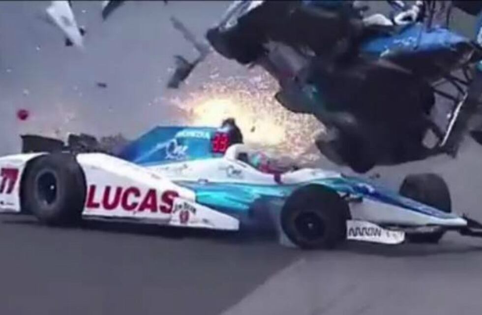 Espectacular accidente en las 500 Millas de Indianápolis