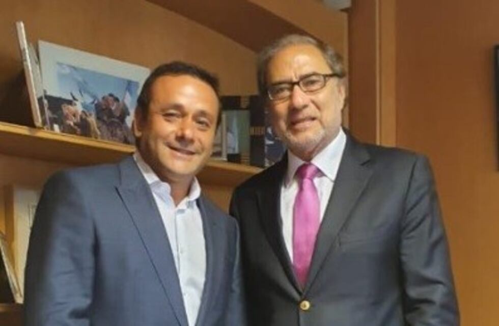 El gobernador con el embajador en EE.UU. Jorge Argüello