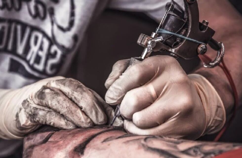 A un tatuador le robaron $20 mil y su equipo con amenazas y disparos