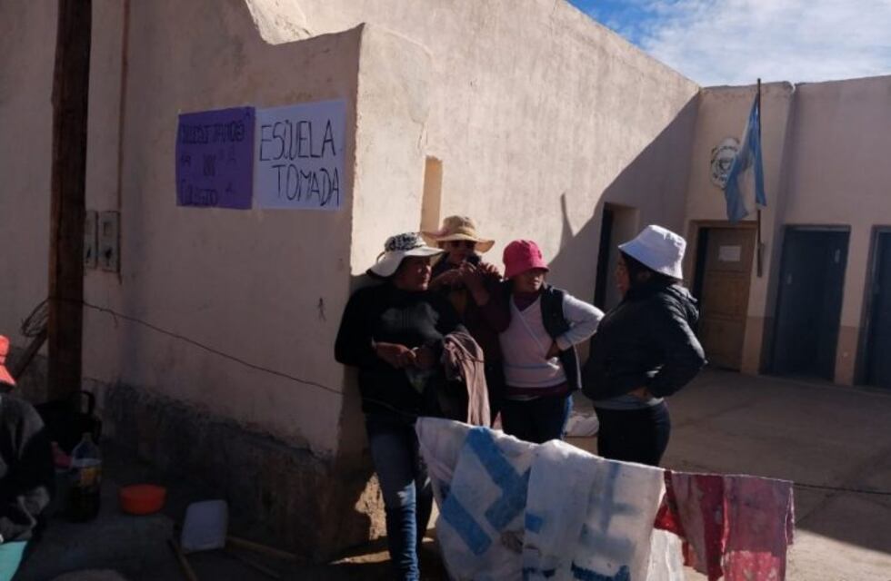 Tomaron una escuela en Cochinoca, en reclamo de un edificio propio
