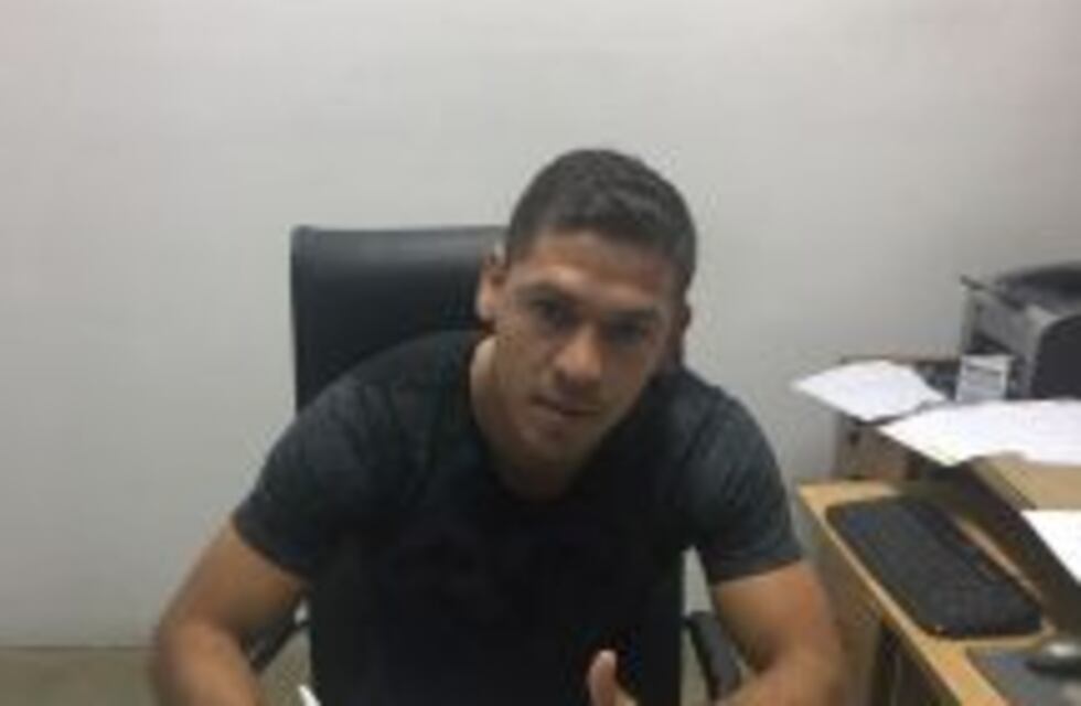 José Leguizamón firmó un contrato por tres años y medio para sumarse a Rosario Central