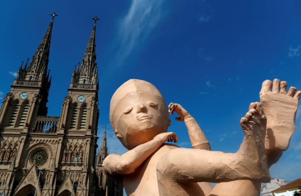 Miles de personas asistieron a la misa en Luján y marcharon en contra de la legalización del aborto