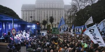 Marcha contra las FFAA\u002E (Web)