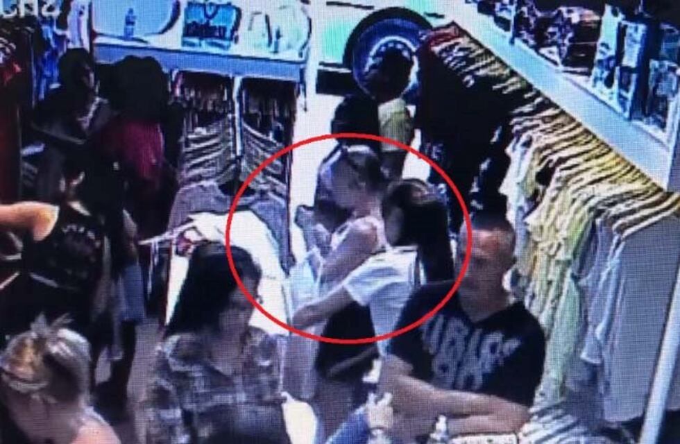 Escracharon a una mechera, y desde el comercio viralizaron el video por las redes