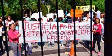 Operación Hereford: marcharon nuevamente los familiares\u002E