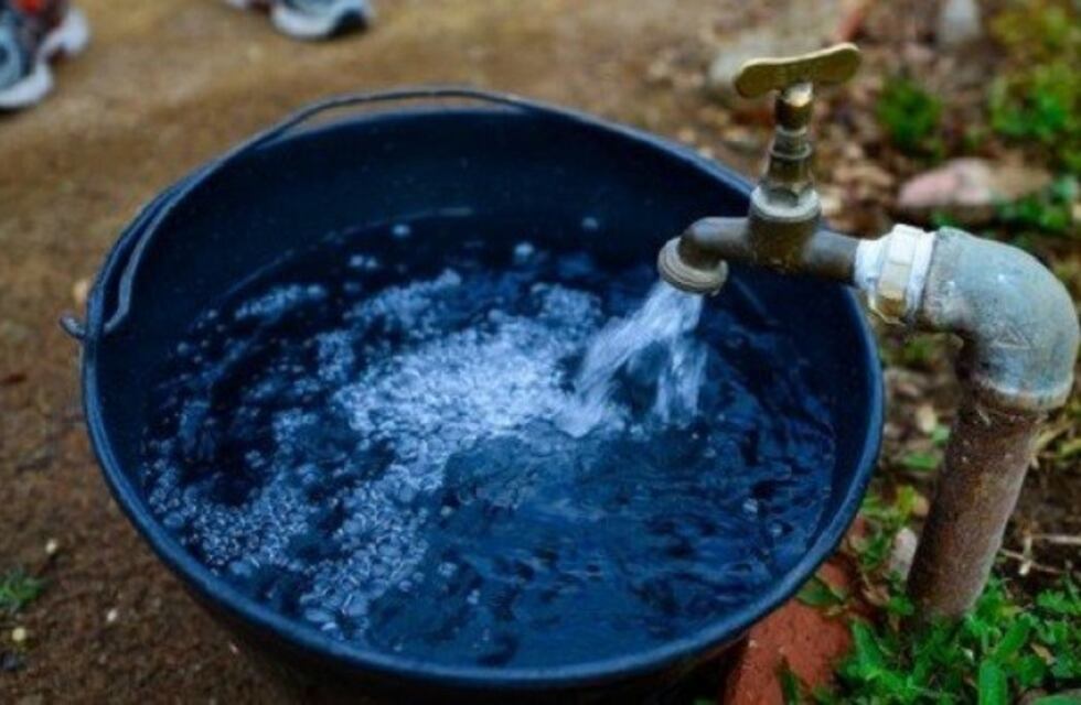 Maltrato infantil: denuncian a una abuela por bañar a su nieto con agua helada