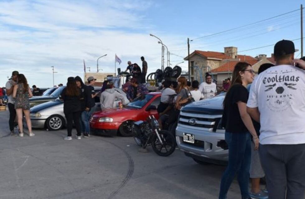 Concurrido encuentro multimarcas en la costanera local