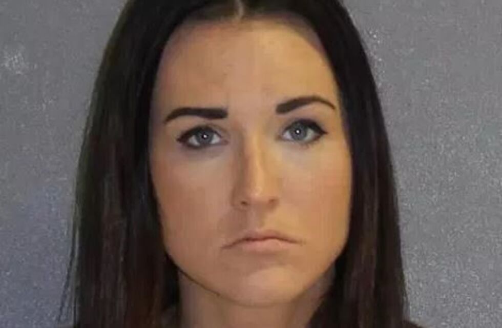 Una maestra confesó que abusó sexualmente de un alumno de 14 años