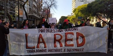 La columna partió hacia el oeste desde el cruce sobre Mitre\u002E (@maxiklan)