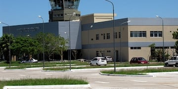 El aeropuerto Doctor Fernando Piragine Niveyro, lugar donde aterrizan y despegan los vuelos de cabotaje en Corrientes