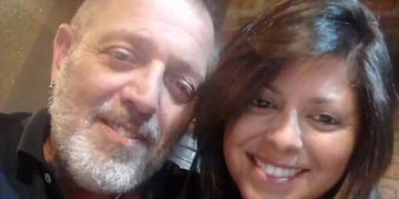 Padre que no puede ver a su hija con cáncer