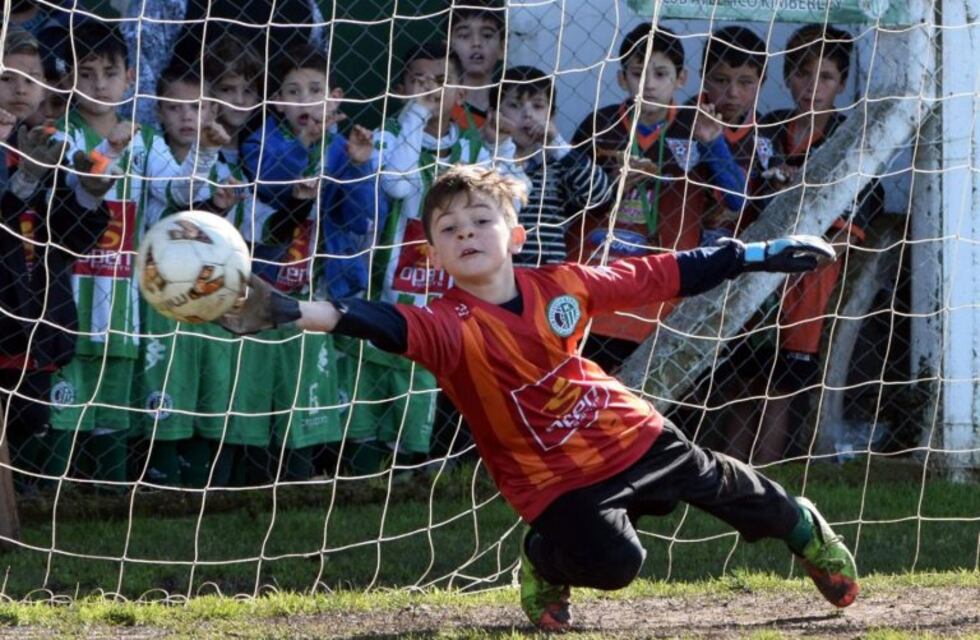 Tiene 9 años, es arquero de Kimberley y River puso los ojos en él