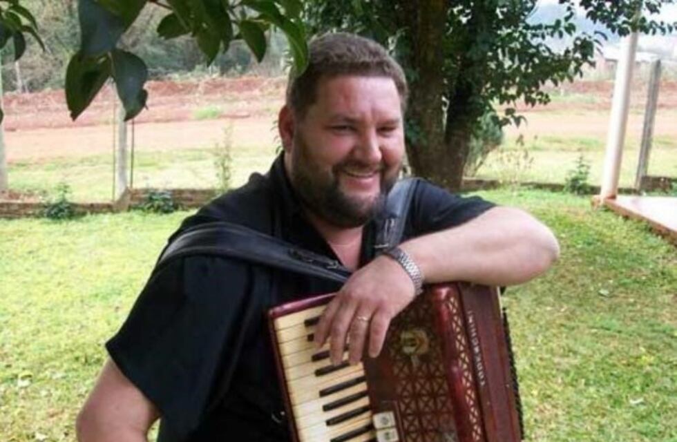 El concejal y músico Jorge Ratoski pidió licencia en el legislativo pero brindó un show