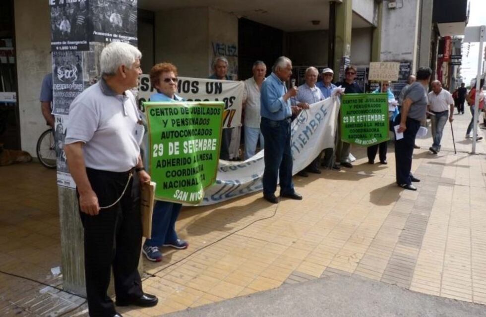 Jubilados autoconvocados confluirán este viernes en el centro para un brindis simbólico