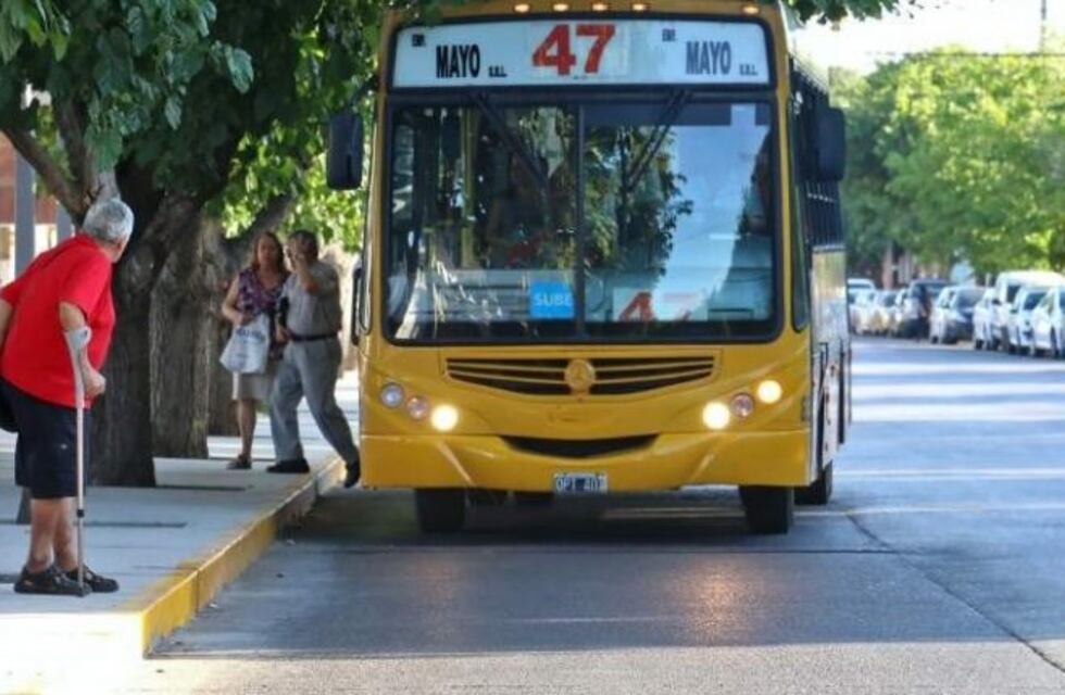Nación aportará $43 millones para que no suba el colectivo en San Juan