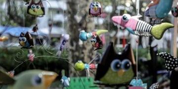 Feria de artesanos para escoger el regalo de papu00e1