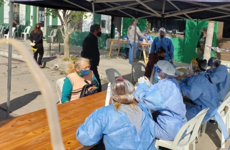Santa Fe sumó 1.170 casos de coronavirus y el contagio se acelera en el centro
