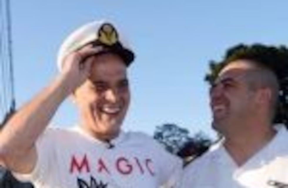 Zeta Bosio regresó a la Fragata Libertad en la que se formó como músico