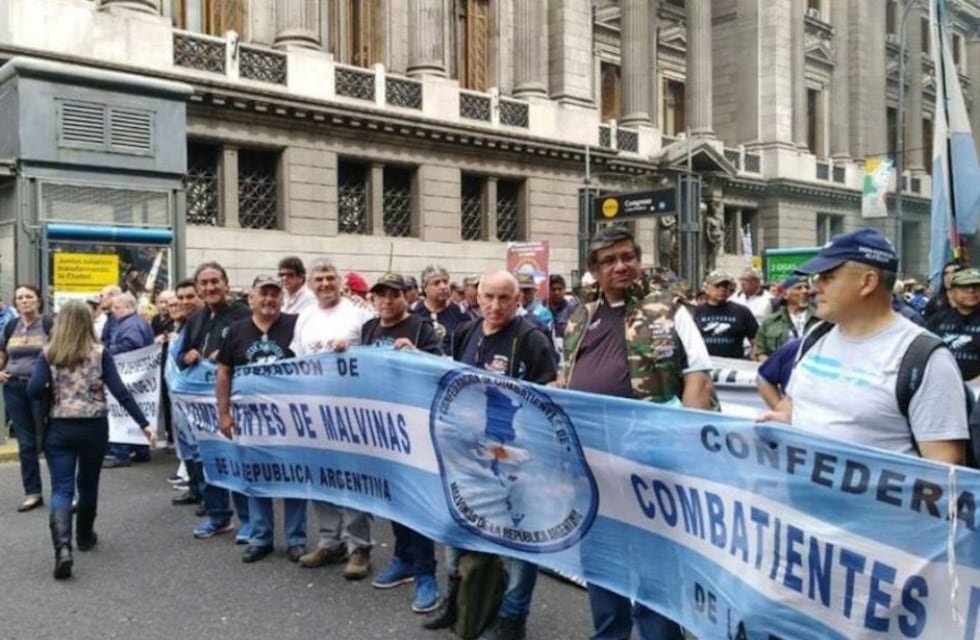 Movilizados de Malvinas reclaman ser reconocidos como veteranos y se manifestaron en Plaza de Mayo