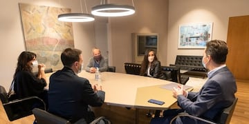 Manuel Calvo reunido con representantes de organismos de DDHH