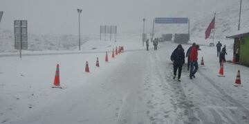 Nieve en el paso a Chile por Los Libertadores-