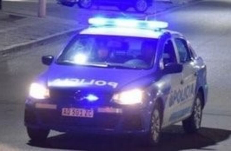 Policía con lesiones leves, fuga y disparos