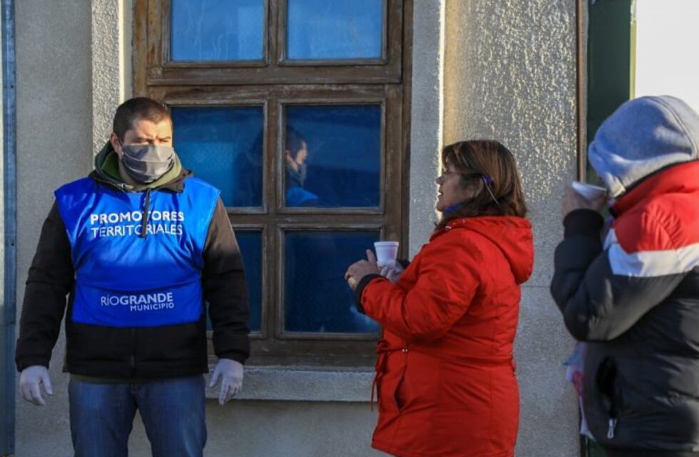 Promotores Territoriales asisten a beneficiarios del Ingreso Familiar de Emergencia