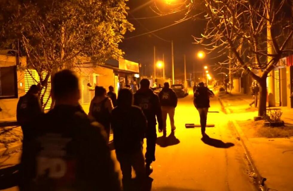 Arietes, pasamontañas y armas largas: así trabajó la policía tras el ataque a Fiscalía