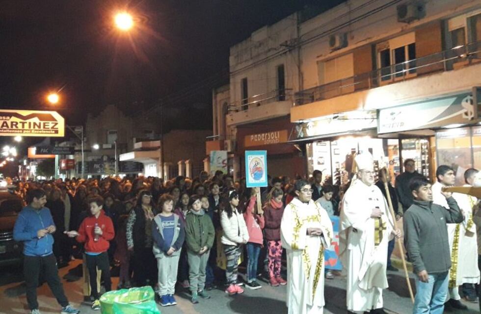 Multitudinaria procesión por la Fiesta patronal de "María Auxiliadora"