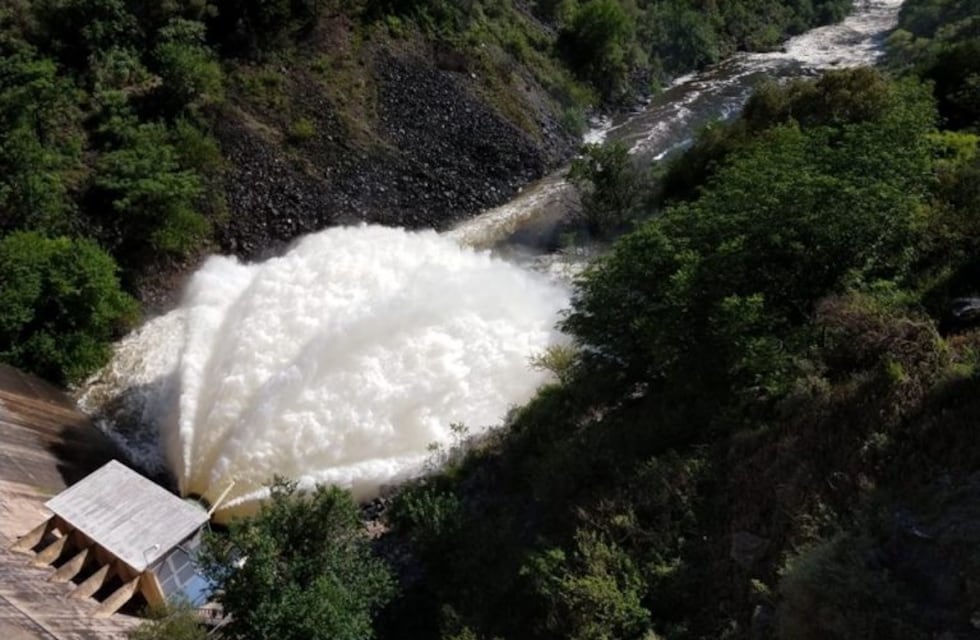 Volvió la cola de novia del Dique San Roque