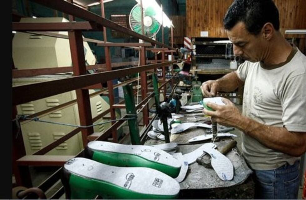 La producción de las Pymes industriales volvió a caer fuerte en febrero