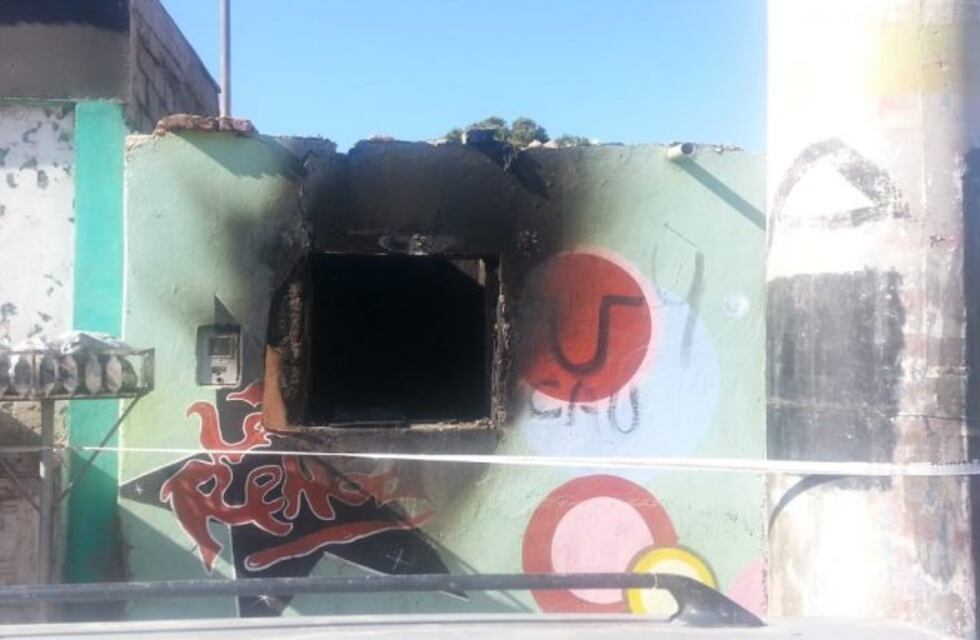 Indigente consumía bebidas alcohólicas con amigos y terminó prendido fuego