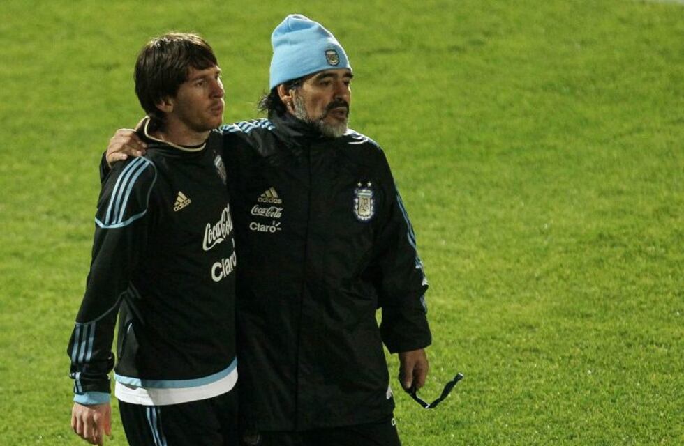 Diego Maradona y Lionel Messi están en el mejor equipo de la historia de France Football