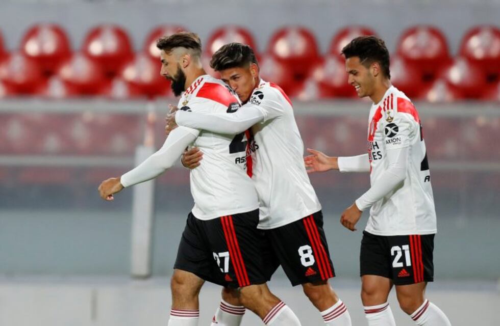 "El famoso tercero": Mariano Closs relató el último gol de River ante Liga y los memes estallaron