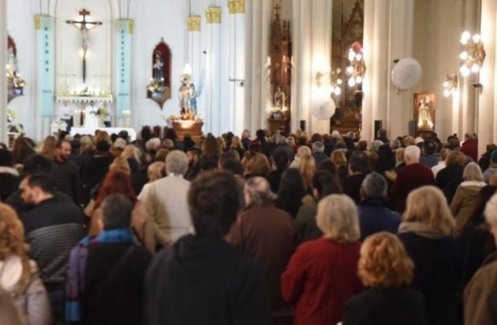 San Cayetano: en medio de movilizaciones y actos, los fieles participaron de la tradicional procesión